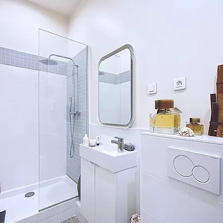 Elegant 3br Next To Place Des Vosges Parigi